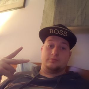 Meet your Posher, Dustin